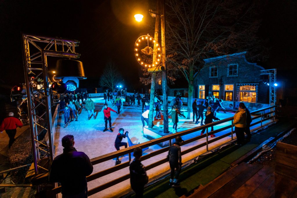 Schaatsen bij het Winterpleinfestijn bij het Boerenbondsmuseum