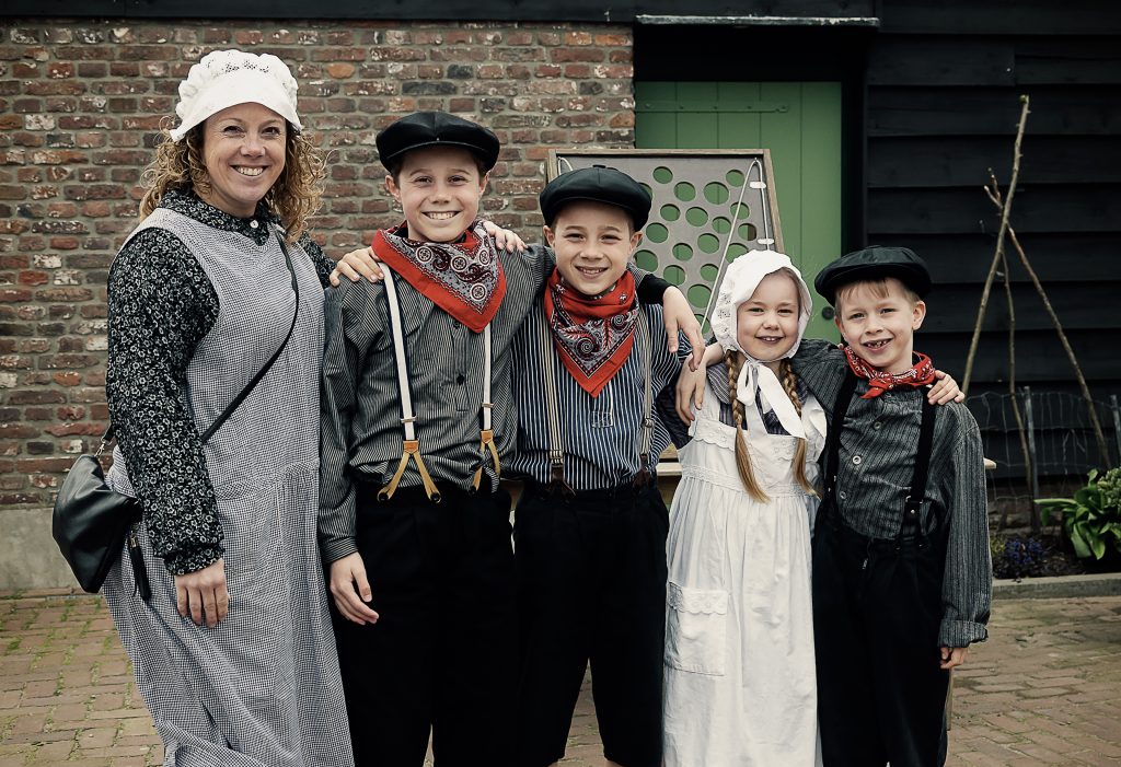 Brabantse kinderkleding in periode van 1850-1940 bij het boerenbondsmuseum